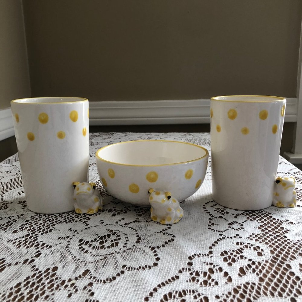 1970"s Schmid  Bowl + 2 Cups White with Yellow Dots and Applied  Ceramic Frogs
